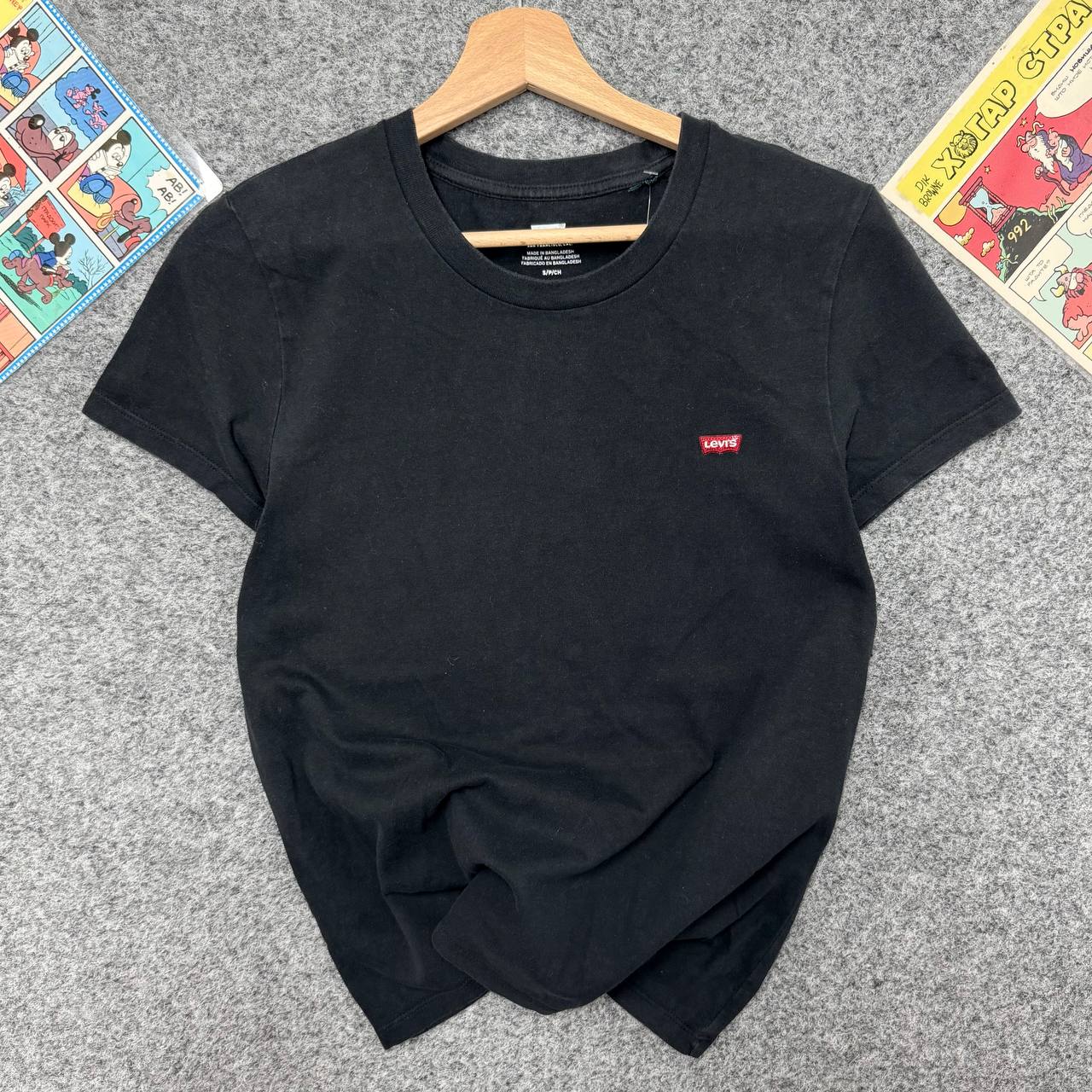 Levi's