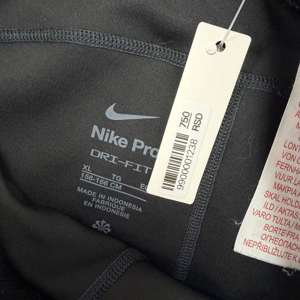 Nike Pro