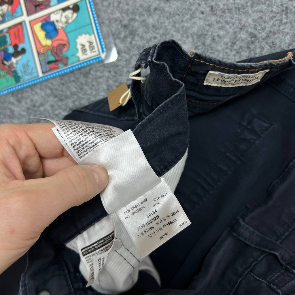 Levis