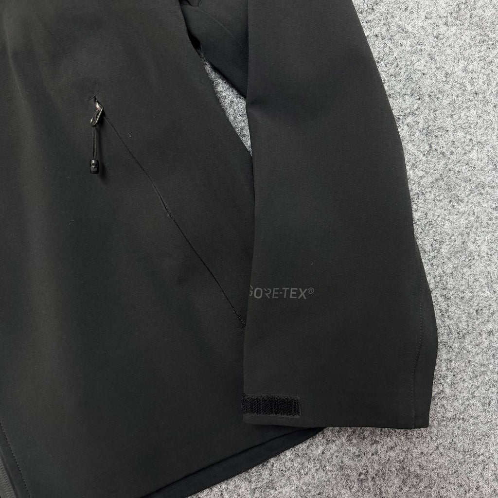 The North Face 
Gore-Tex, kao NOVA